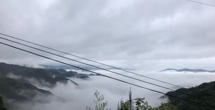 余姚四明山大岚山顶群山云海