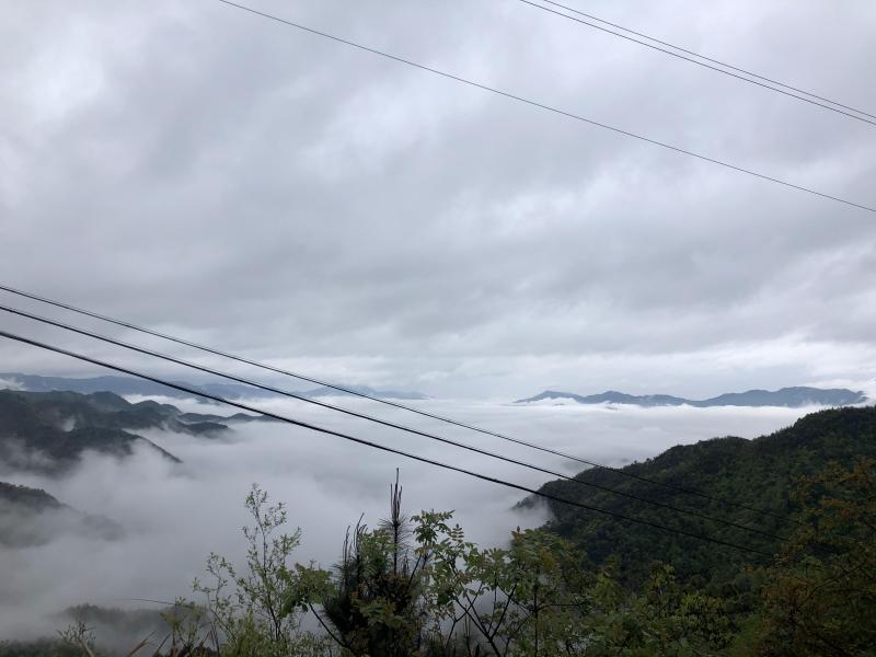 余姚四明山大岚山顶群山云海