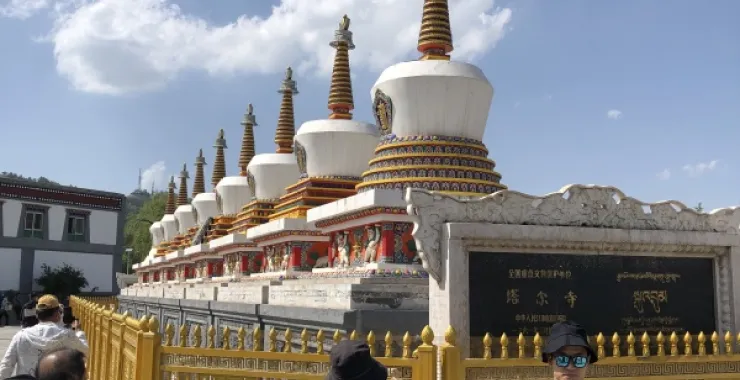 青海旅游景点景区塔尔寺