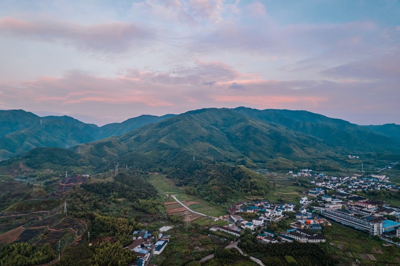 余姚城市农村乡村全貌俯瞰航拍夕阳朝阳晚霞山间落日日出