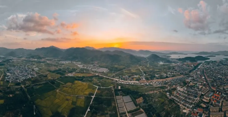 余姚城市全貌俯瞰航拍夕阳朝阳晚霞山间落日日出