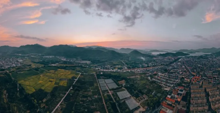 余姚城市全貌俯瞰航拍夕阳朝阳晚霞山间落日日出