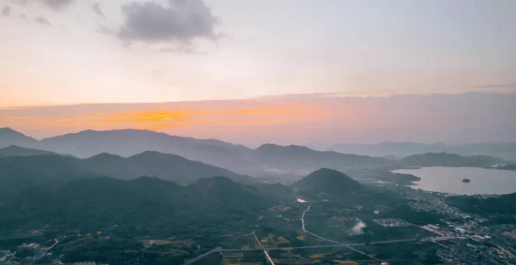 余姚城市全貌俯瞰航拍夕阳朝阳晚霞山间落日日出