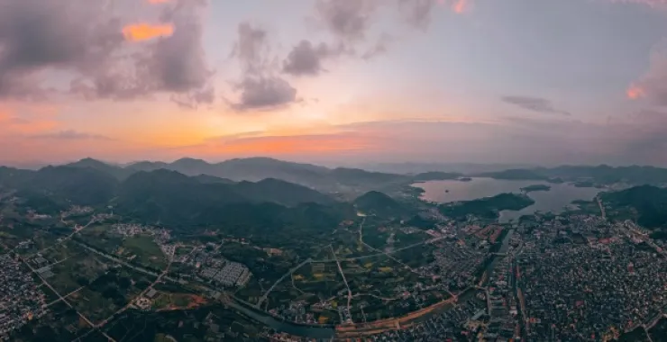 余姚城市全貌俯瞰航拍夕阳朝阳晚霞山间落日日出