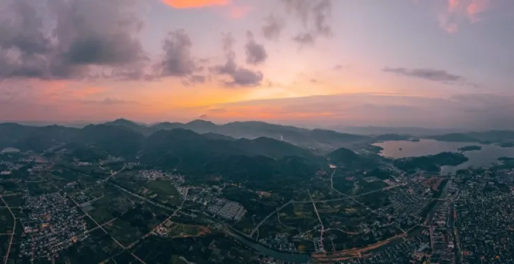 余姚城市全貌俯瞰航拍夕阳朝阳晚霞山间落日日出