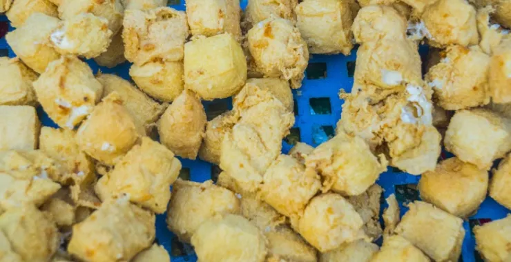 余姚手工传统美食油炸臭豆腐美味下酒菜小吃