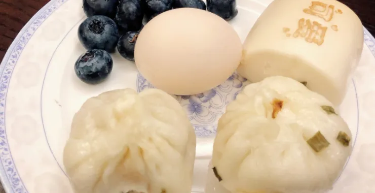 早餐儿童营养美食早点点心包子蓝莓馒头鸡蛋