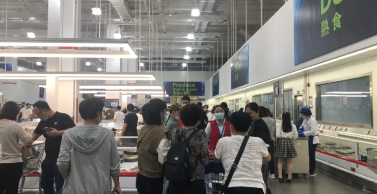 宁波山姆超市人群购物