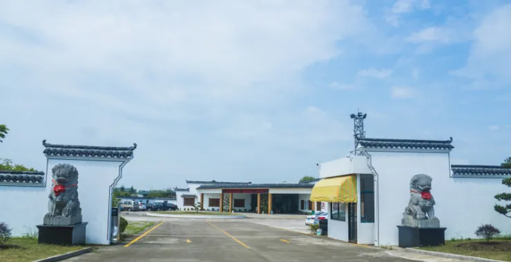 余姚临山戚海庄园大门停车石狮