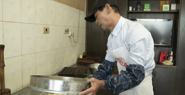余姚丈亭美食传统纯手工制作绿豆糕点心糕点