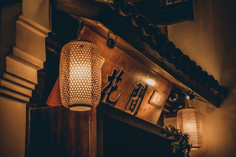 余姚余姚网红打卡地阳明古镇王阳明建筑鼓楼古楼店铺夜景红灯笼