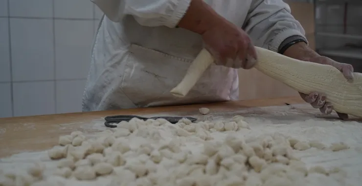 余姚手工传统美食麦芽糖制作
