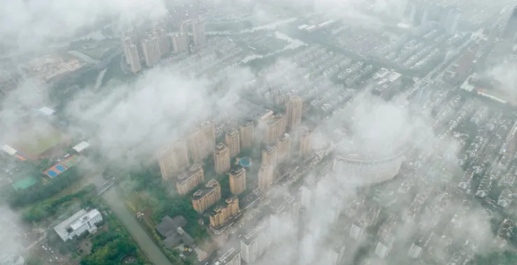 余姚大雾袭城云雾缭绕人间仙境姚城城区城市俯瞰全景航拍高楼小区建筑