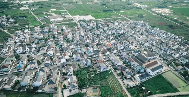 余姚梁弄甘宣村航拍俯瞰村庄农村农田庄稼房子自建房