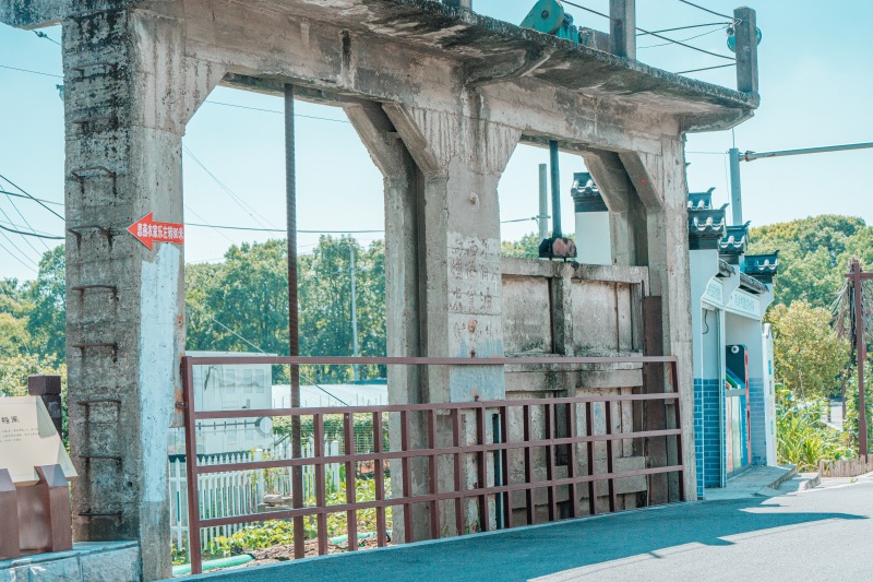 余姚古老建筑小河小桥翻身间