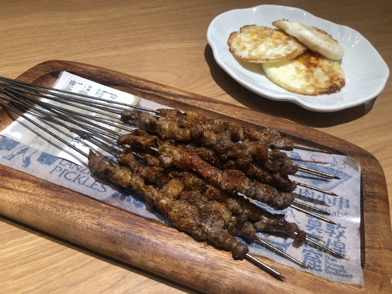 烧烤夜宵烤串羊肉串美食