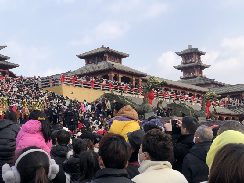 横店影视城秦王宫春节节日假期旅游景区景点游客人群