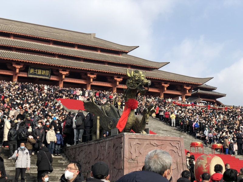 横店影视城秦王宫春节节日假期旅游景区景点游客人群