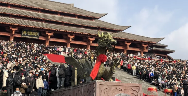 横店影视城秦王宫春节节日假期旅游景区景点游客人群