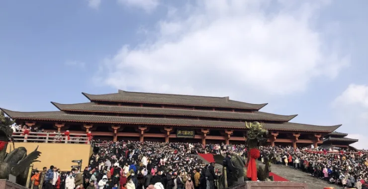 横店影视城秦王宫春节节日假期旅游景区景点游客人群