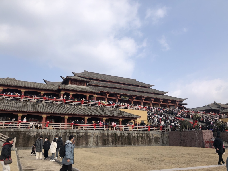 横店秦王宫春节旅游游客景点景区建筑古代人群