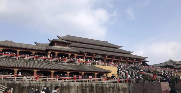 横店秦王宫春节旅游游客景点景区建筑古代人群
