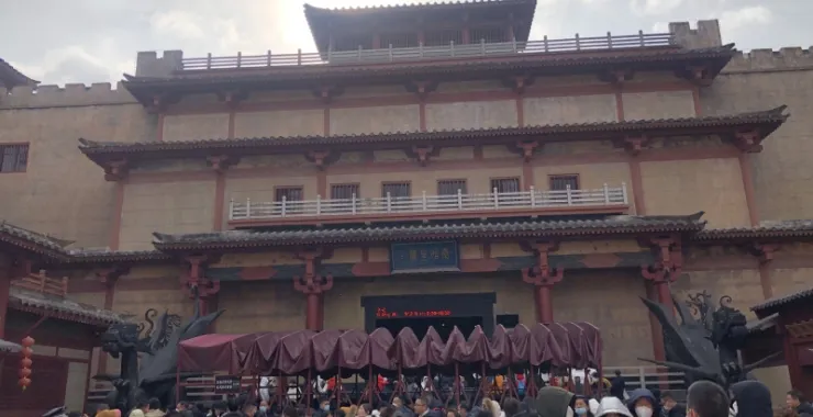  横店影视城秦王宫景区游客景点旅游春节人群