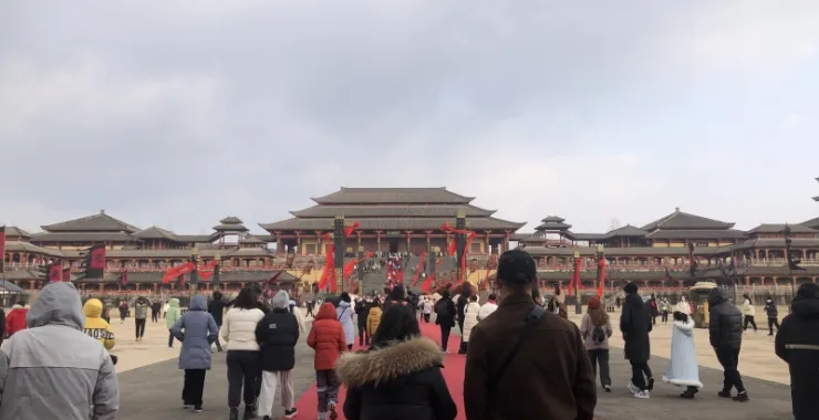 横店秦王宫春节旅游景区景点游客人群