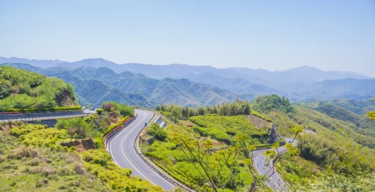 余姚大岚大山里山间道路蜿蜒航拍俯瞰山路群山青山绿树