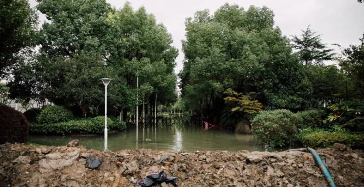余姚台风天道路积水