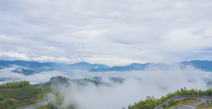 余姚大山里山间交通道路蜿蜒航拍俯瞰山路群山青山绿树