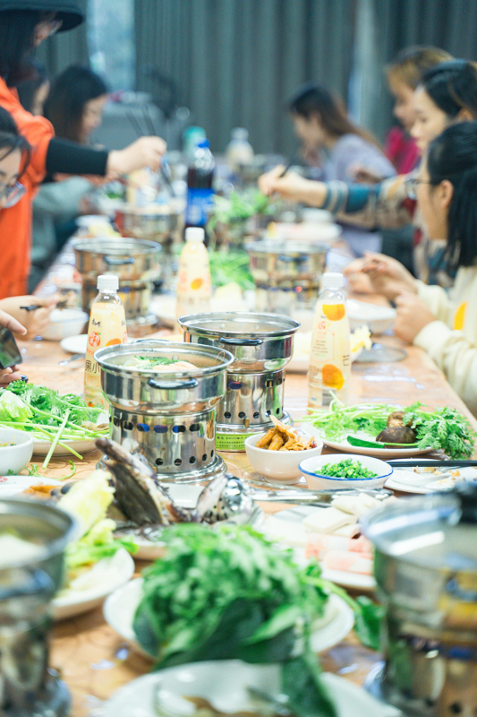 余姚公司团建拓展活动吃饭小火锅美食聚餐