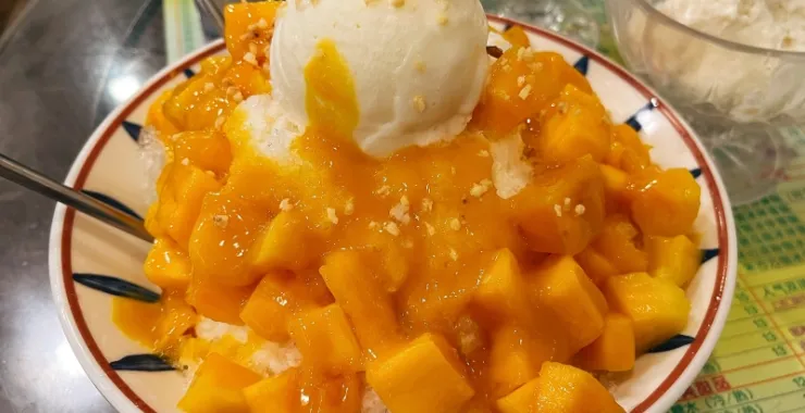 甜品小吃芒果刨冰夏日快乐雪山冰冰淇淋雪纷纷