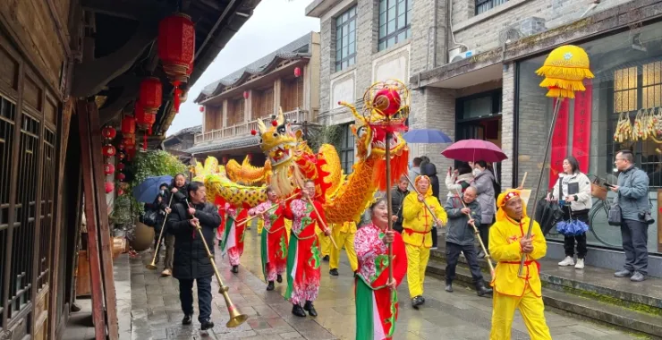 新年民俗活动 传统民俗文化 浓浓年味舞龙风俗农村