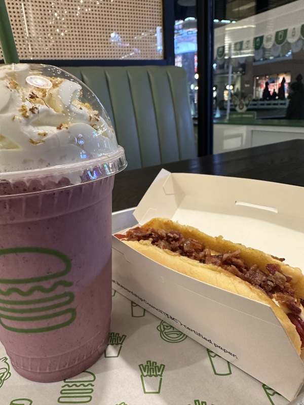 上海奥特莱斯网红汉堡店美食打卡