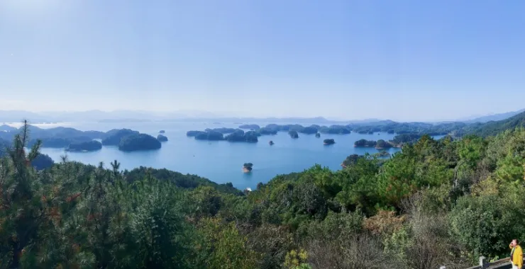 千岛湖风景景区海边岛屿旅游