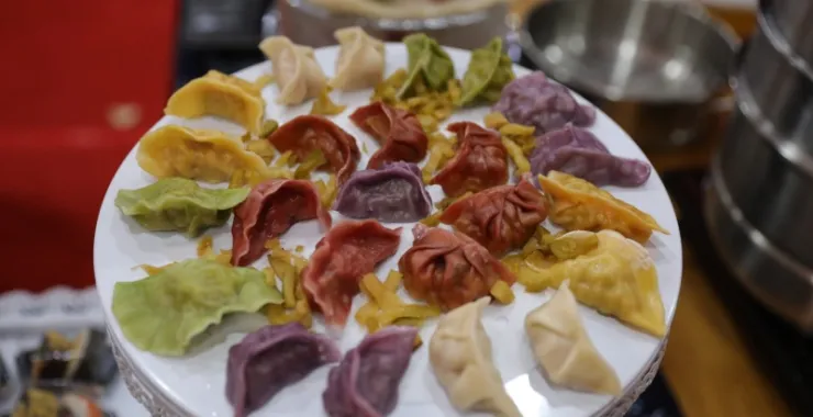 余姚市第一实验小学美食节美食彩色蔬菜饺子