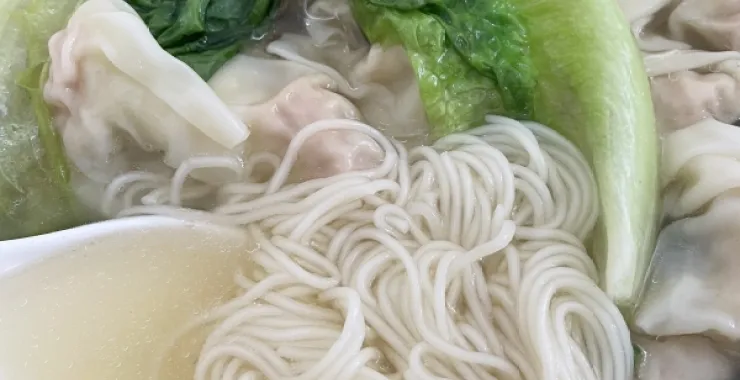 云吞面广西北海早餐美食米线米粉馄饨