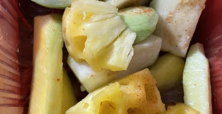 广西北海酸野菠萝芒果番石榴美食