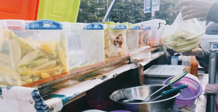广西北海酸野水果捞美食