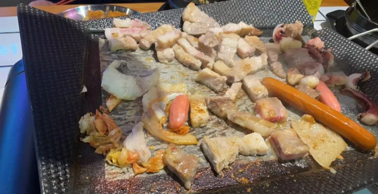 烤肉烤五花肉美食烤肠烧烤