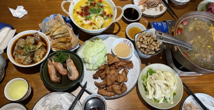 余姚醉胡桃美食生腌打边炉花生呛蟹锅巴醉虾聚餐酸菜鱼