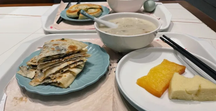 余姚老陈粥铺美食早餐肉饼黄金糕粥小米糕早饭早点点心