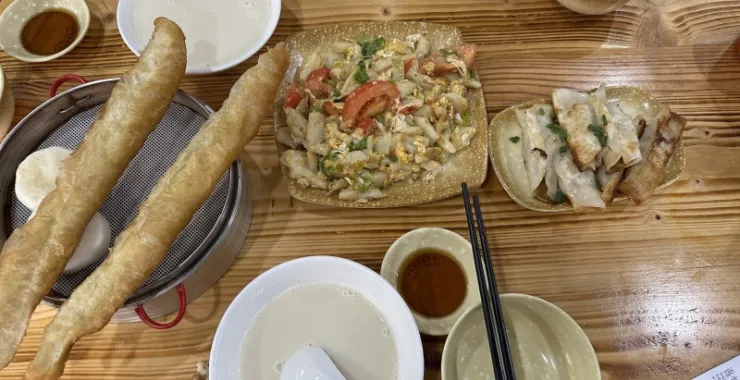 余姚朗霞豆浆油条小笼包特色早餐煎饺锅贴