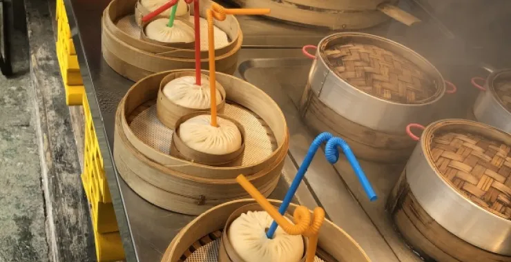 宁波南塘老街灌汤包美食点心早点包子吸管