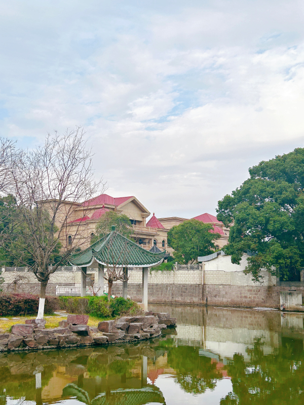 公园春天亭子风景生活