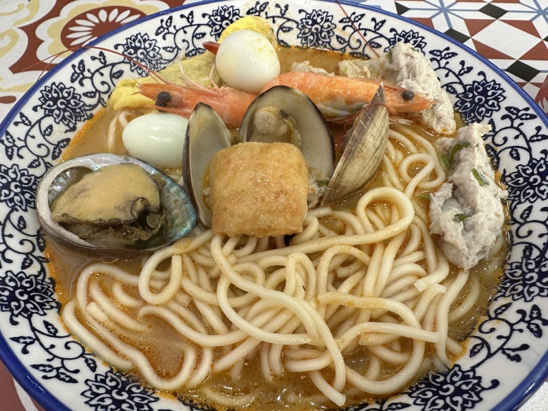厦门鼓浪屿美食面条虾贝壳蛋饺点心