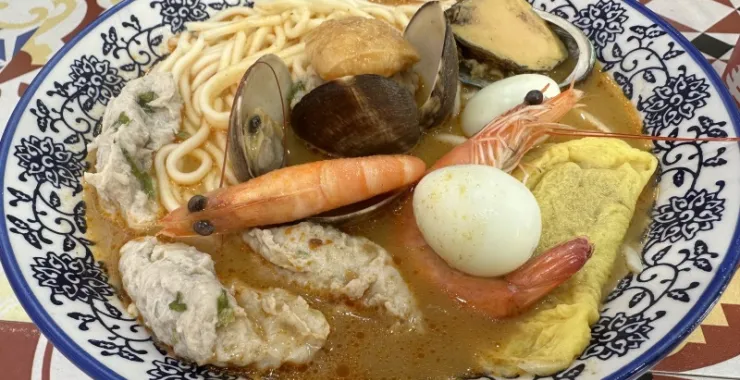 厦门鼓浪屿美食面条虾贝壳蛋饺点心