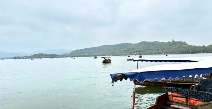 杭州西湖风景区游船划船游玩