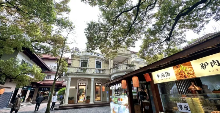 杭州西湖风景区街边美食牛杂汤果汁奶茶